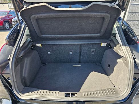 Used 2016 Ford Focus SE w/ SE Winter Package FWD image 15