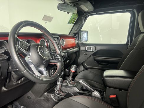 Used 2018 Jeep Wrangler Unlimited Rubicon w/ Steel Bumper Group image 4