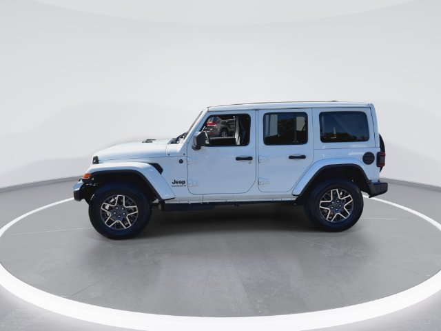 Used 2026 Jeep Wrangler Unlimited Sahara AWD/4WD image 5