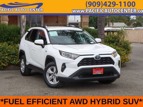 Used 2020 Toyota RAV4 XLE w/ XLE Grade Weather Package AWD/4WD image 1