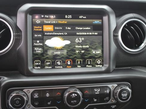 Used 2022 Jeep Wrangler Unlimited Sahara w/ Cold Weather Group AWD/4WD image 24