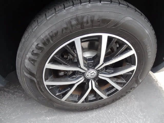 Used 2021 Volkswagen Tiguan SE AWD/4WD image 14