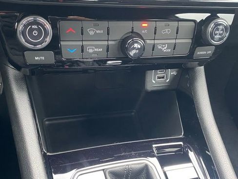 New 2026 Jeep Compass Latitude image 21