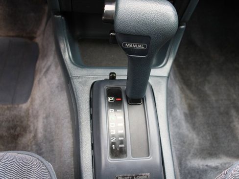 Used 1993 Subaru Legacy L FWD image 8