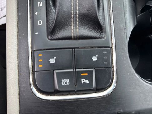 Used 2018 Kia Sedona LX w/ LX Essentials Premium Package image 37