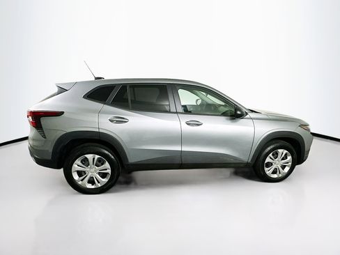 Used 2026 Chevrolet Trax LS w/ Driver Confidence Package FWD image 10
