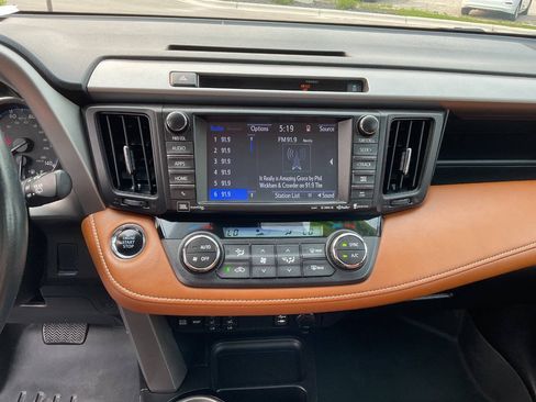 Used 2016 Toyota RAV4 Limited AWD/4WD image 25