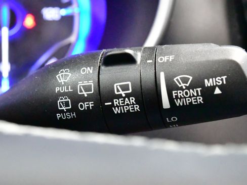 Used 2023 Chrysler Pacifica Touring-L FWD image 24