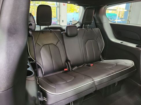 New 2026 Chrysler Pacifica Limited w/ S Appearance Package image 8