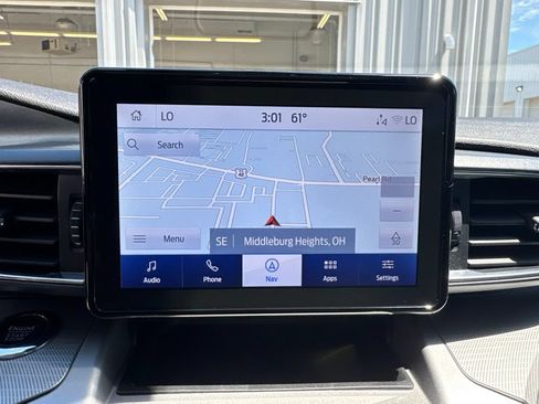 Used 2022 Ford Explorer XLT w/ Equipment Group 202A AWD/4WD image 23