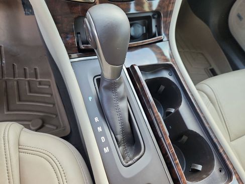 Used 2015 Buick LaCrosse Premium image 21