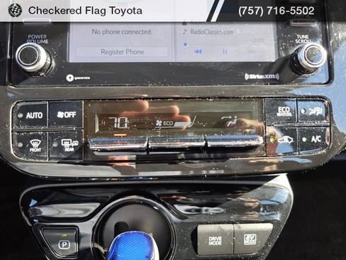 Used 2022 Toyota Prius XLE image 18
