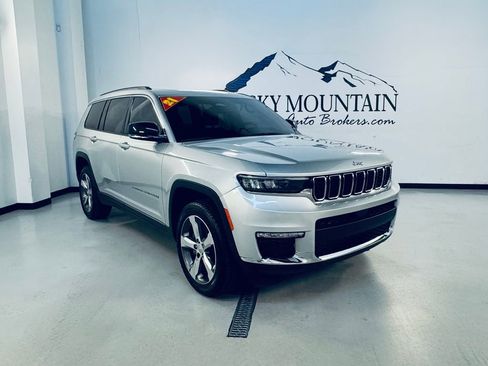 Used 2021 Jeep Grand Cherokee L Limited AWD/4WD image 1