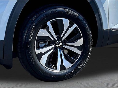 New 2026 Volkswagen Atlas SE image 32