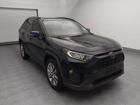 Used 2019 Toyota RAV4 XLE Premium FWD image 13