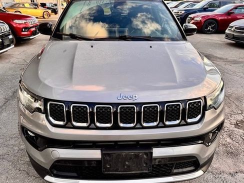 Used 2023 Jeep Compass Limited AWD/4WD image 7