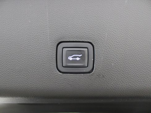 Used 2021 Chevrolet Traverse Premier w/ LPO, Cargo Package image 22