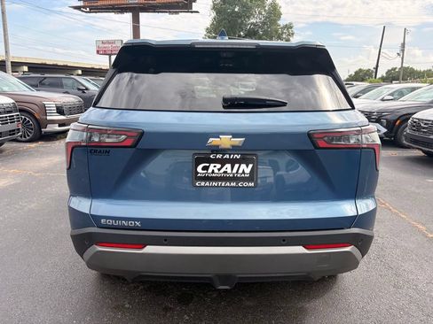 Used 2025 Chevrolet Equinox LT w/ Safety and Technology Package FWD image 6