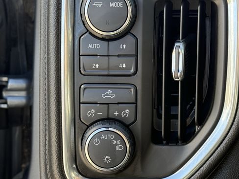 Used 2020 Chevrolet Silverado 1500 LT w/ Texas Edition image 23