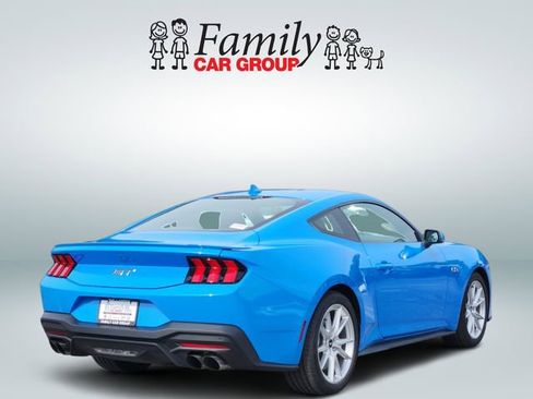 Used 2025 Ford Mustang GT Premium RWD image 4