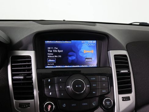 Used 2015 Chevrolet Cruze LT w/ Technology Package FWD image 34