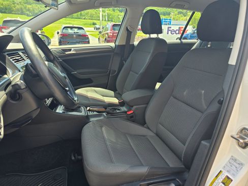 Used 2018 Volkswagen Golf SE FWD image 8