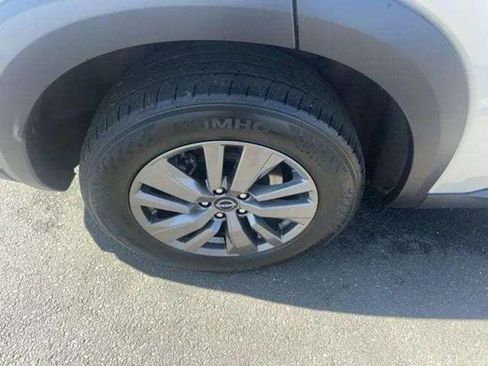 Used 2025 Nissan Pathfinder SV AWD/4WD image 22