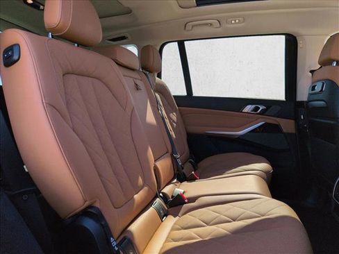 Used 2023 BMW X7 xDrive40i w/ Premium Package image 22