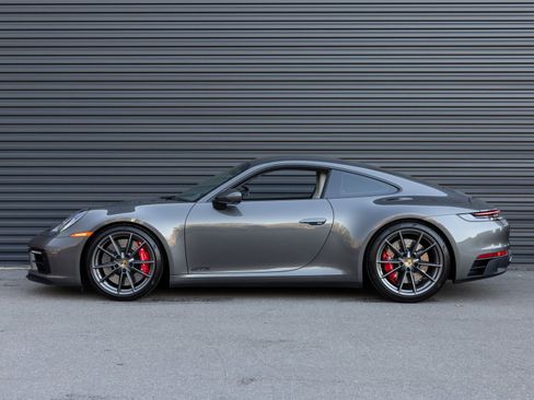 Certified 2022 Porsche 911 Carrera GTS image 2