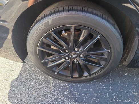 Used 2022 Toyota Camry SE image 8