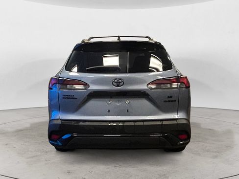 Used 2024 Toyota Corolla Cross AWD Hybrid w/ Moonroof Package image 4