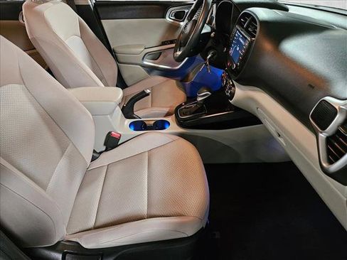 Used 2022 Kia Soul LX image 20