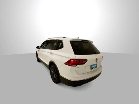 Used 2024 Volkswagen Tiguan SE image 6