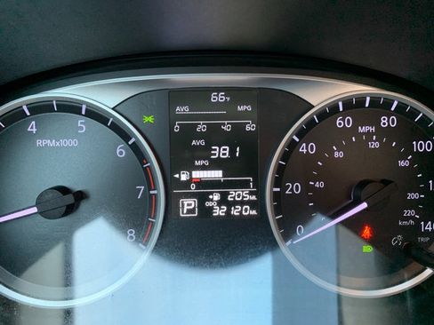 Used 2024 Nissan Versa S w/ Trunk Package FWD image 29