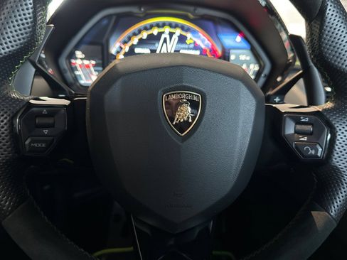 Used 2020 Lamborghini Aventador SVJ AWD/4WD image 27