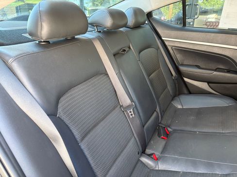 Used 2020 Hyundai Elantra Limited w/ Cargo Package (C1) FWD image 20