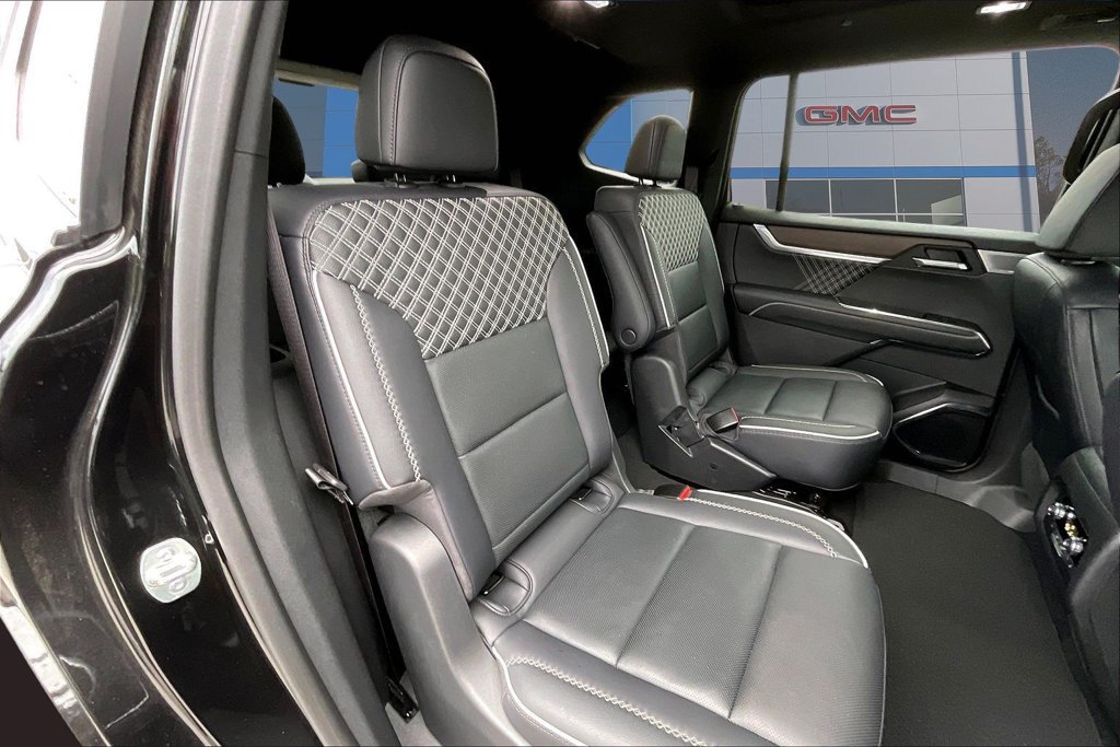 Used 2025 GMC Acadia Denali w/ Super Cruise Package FWD image 28