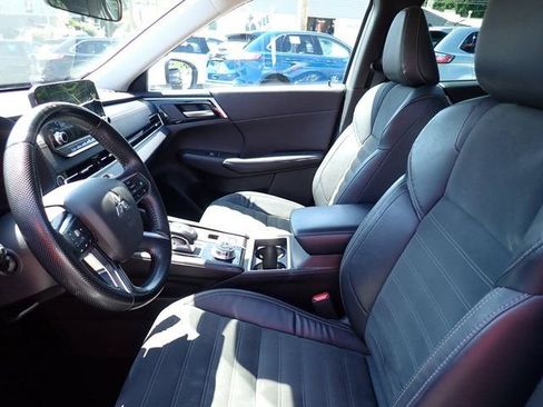 Used 2022 Mitsubishi Outlander SE AWD/4WD image 11