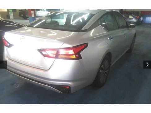 Used 2023 Nissan Altima 2.5 SV FWD image 4