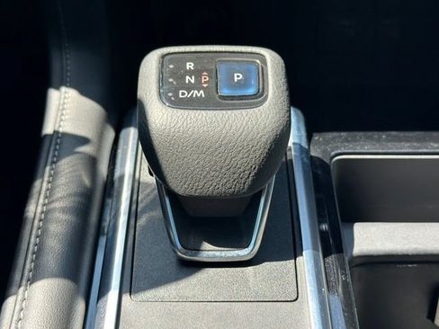 Used 2022 Nissan Pathfinder SV AWD/4WD image 32
