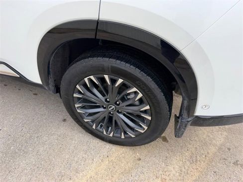 Used 2024 Nissan Rogue Platinum w/ Platinum Premium Package image 7