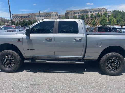 Used 2024 RAM 2500 Laramie w/ Night Edition AWD/4WD image 10