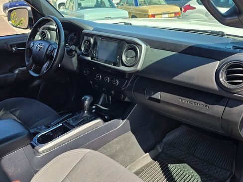 Used 2017 Toyota Tacoma TRD Off-Road w/ Tow Package image 15