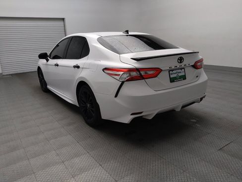 Used 2020 Toyota Camry SE image 5