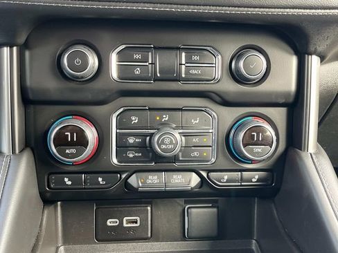 Used 2024 Chevrolet Tahoe LT AWD/4WD image 39