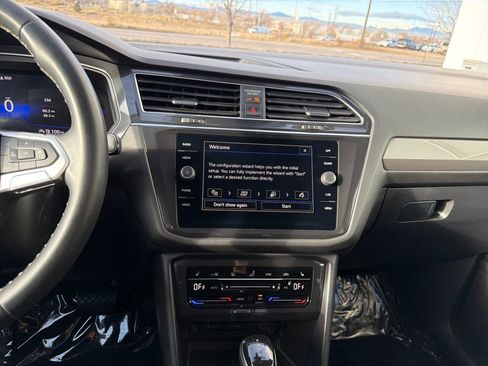 Certified 2022 Volkswagen Tiguan SE image 20