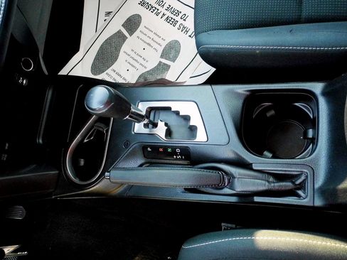 Used 2017 Toyota RAV4 XLE image 22