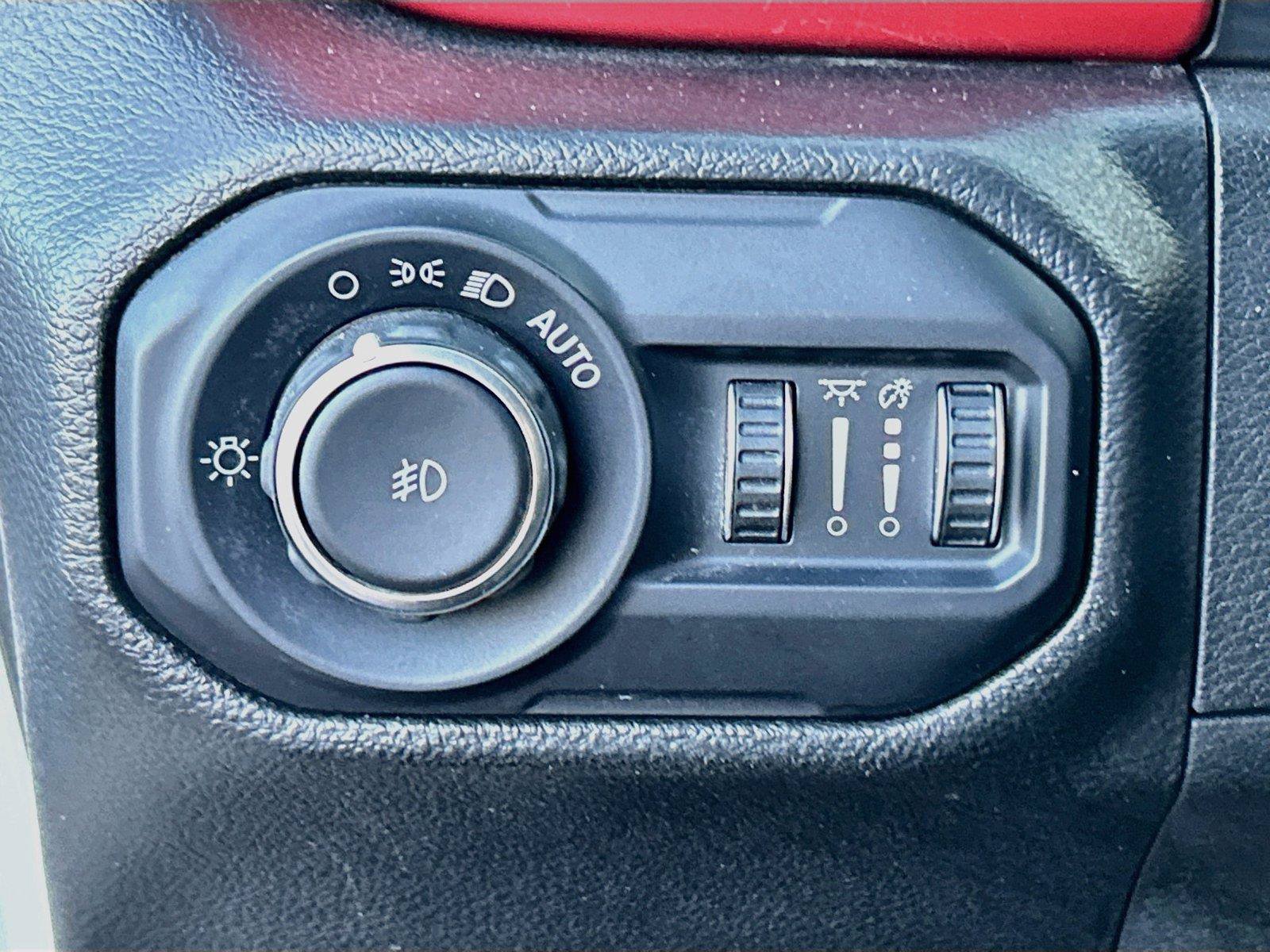 Used 2022 Jeep Wrangler Unlimited Rubicon w/ Dual Top Group AWD/4WD image 33