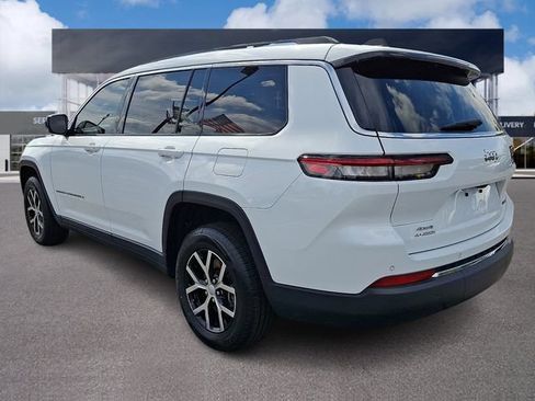 Used 2023 Jeep Grand Cherokee L Limited AWD/4WD image 4