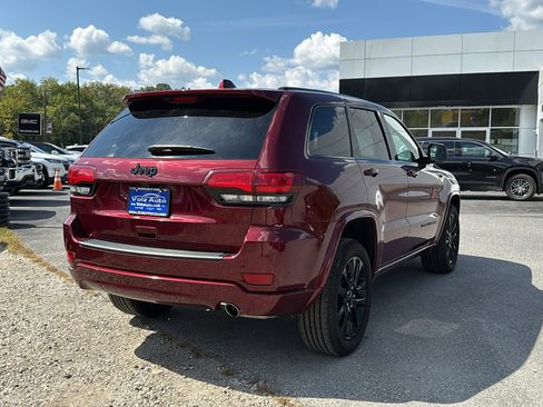 Used 2021 Jeep Grand Cherokee Laredo X image 4
